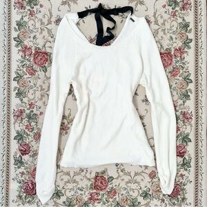 Classic White Long-Sleeve Knit Top with Back Ribbon